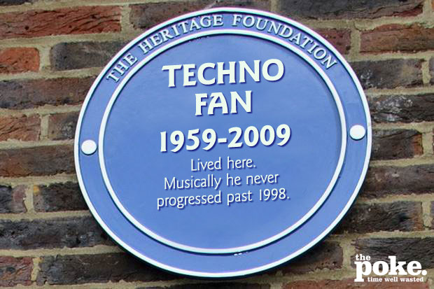7_everyday_blue_plaques_techno