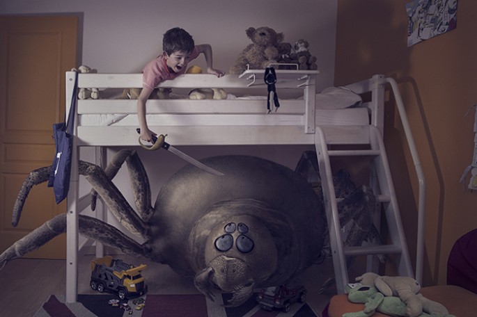 Children-fighting-monsters-by-Laure-Fauvel-04-685x456