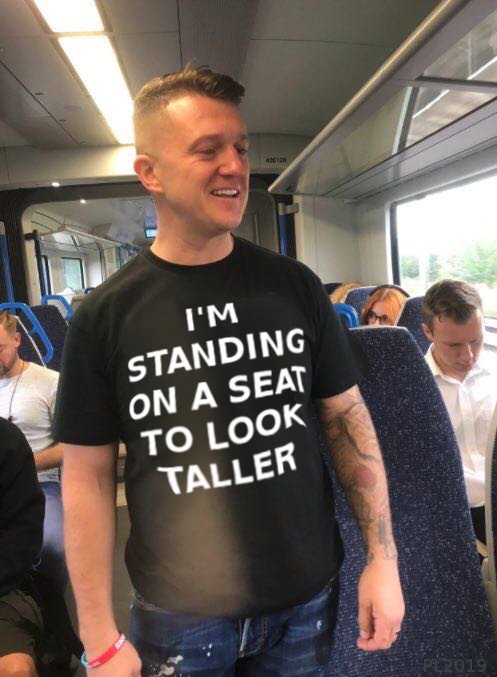 photoshop Tommy Robinson's T-shirt 